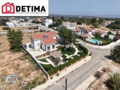 Ζανακιά - Ισόγεια κατοικία με σοφίτα