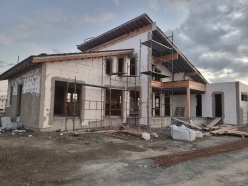 Αραδίππου - Ισόγεια γραφεία με σοφίτα