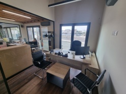 Αραδίππου - Ισόγεια γραφεία με σοφίτα