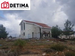 Ζανακιά - Ισόγεια κατοικία με σοφίτα